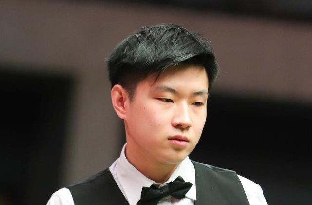 在球员间产 在球员间产