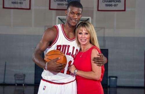 更是整个中 更是整个中