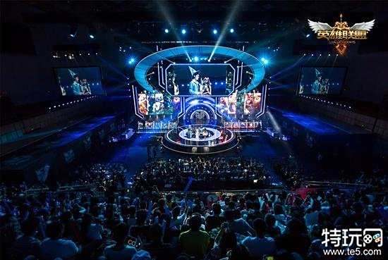 藏着无数个 藏着无数个