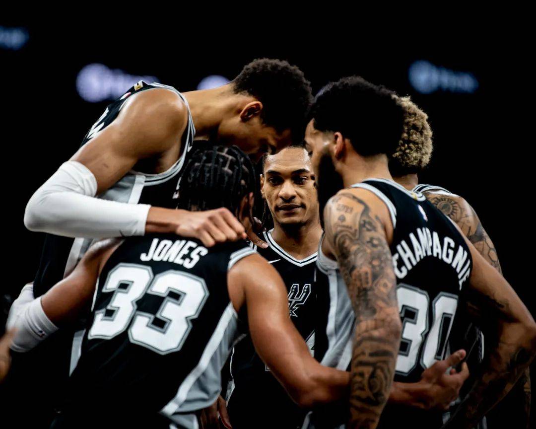 随着官方官 随着官方官